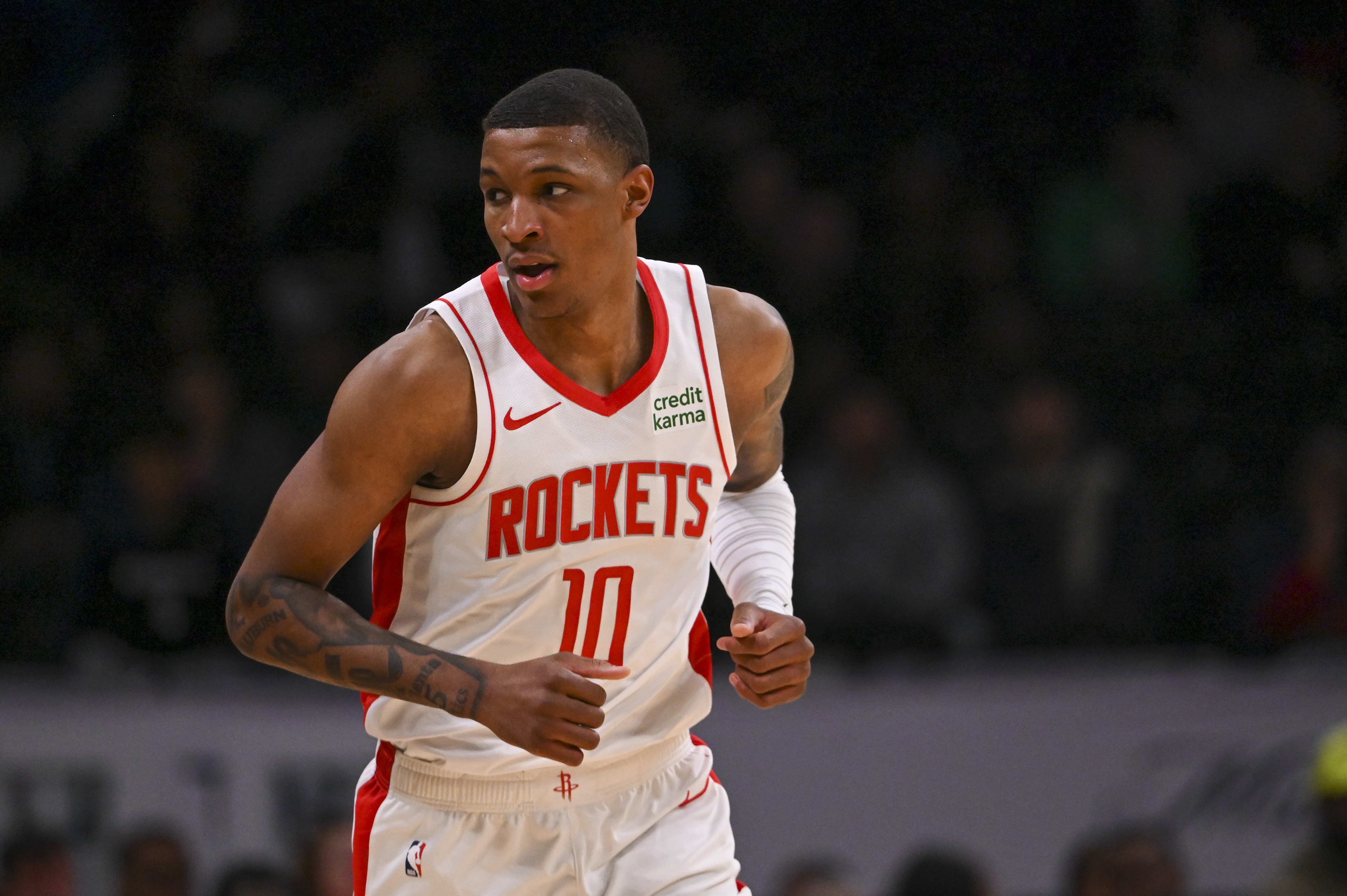 开云官网-TA记者：史密斯续约合同暗藏玄机，降薪恰逢杜兰特新合同第二年＆阿门续约首年