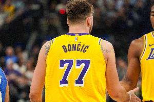 开云官网-独行侠死忠:看到东契奇为我最讨厌的湖人效力 我既悲伤又恶心