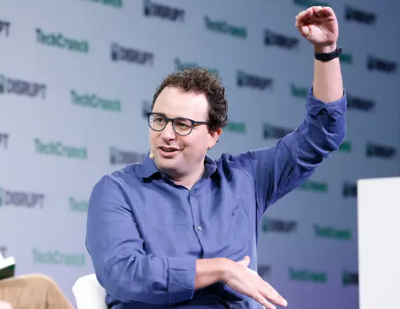 kaiyun-百度前员工创办世界顶级AI公司，近日突发声明：我的产品禁止中国企业使用